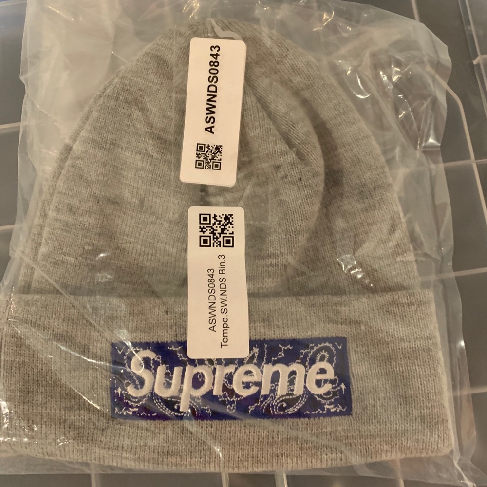 Supreme Box Logo Bandana Beanie.. Heather Grey